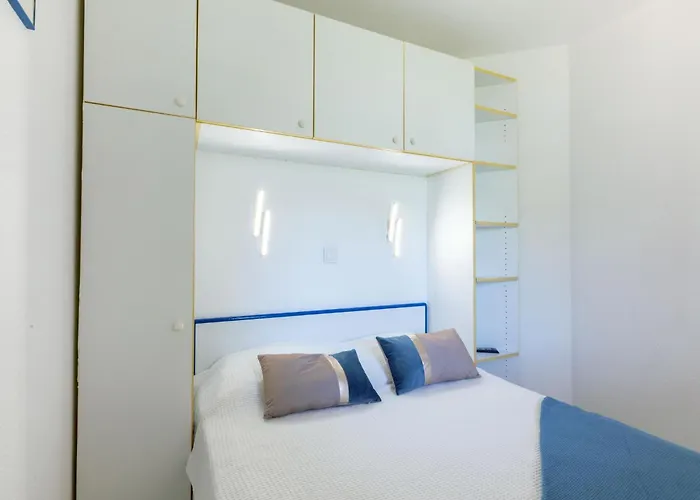 Apartman Le Village - E1103 By Interhome Saint-Raphaël