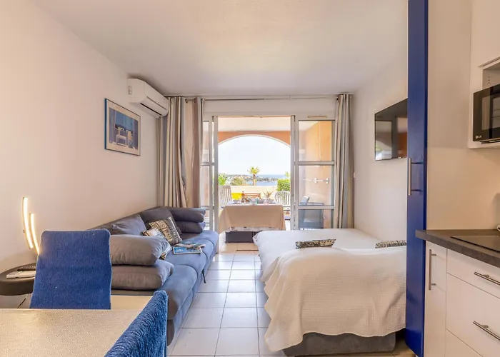 Апартаменты Le Village - E1103 By Interhome